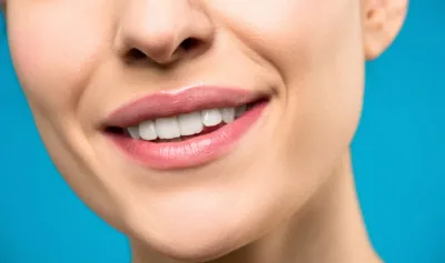 Na czym polega wybielanie zębów u dentysty?